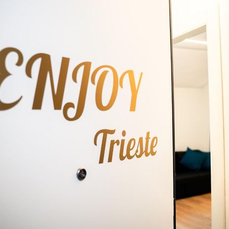 Enjoy Trieste In The City Center ภายนอก รูปภาพ